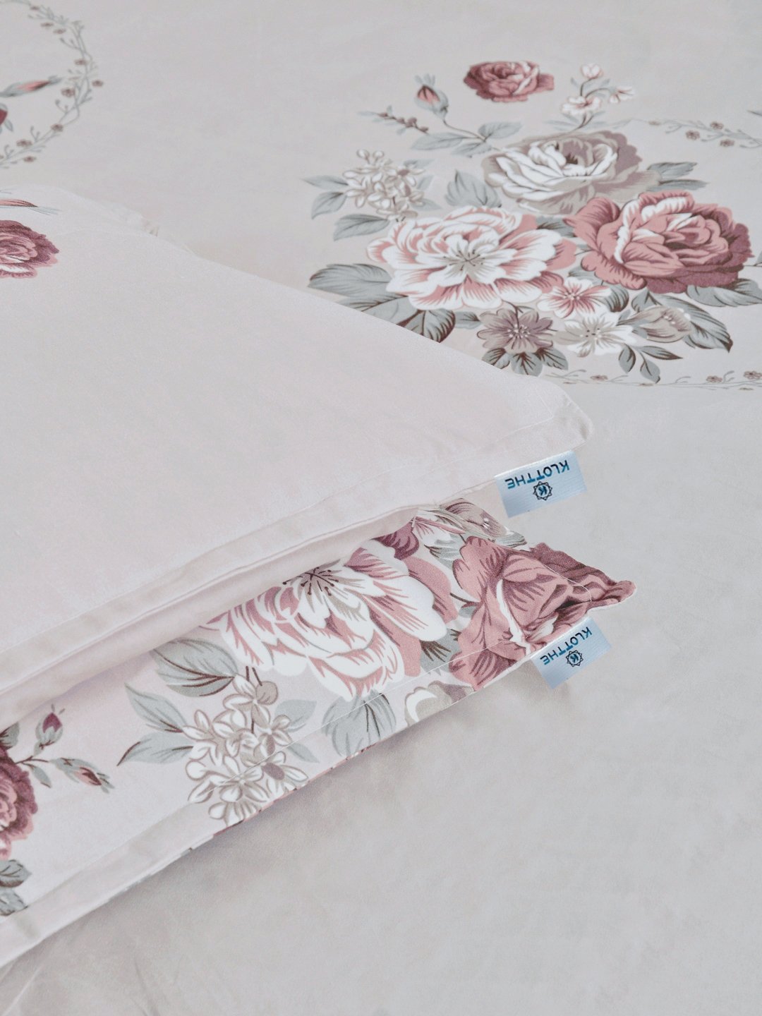 Multi Floral 300 TC Cotton Blend Double Bedsheet with 2 Pillow Covers
