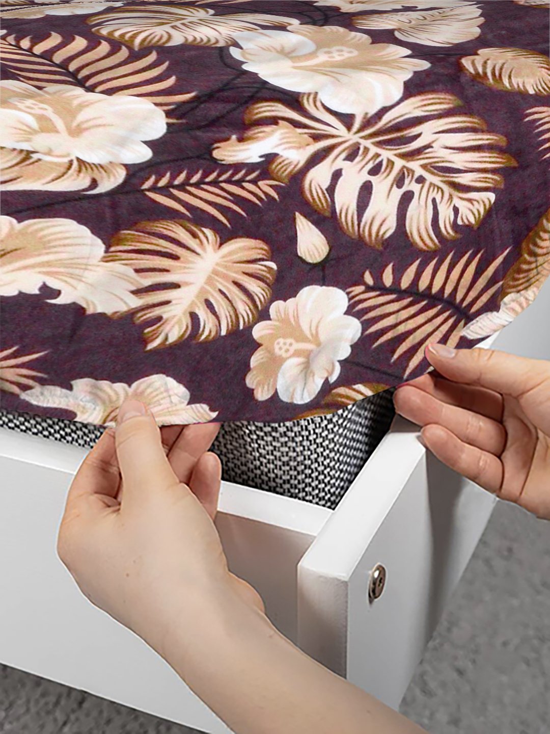 Brown Floral Super King Woolen Fitted Double Bedsheet with 2 Pillow Covers