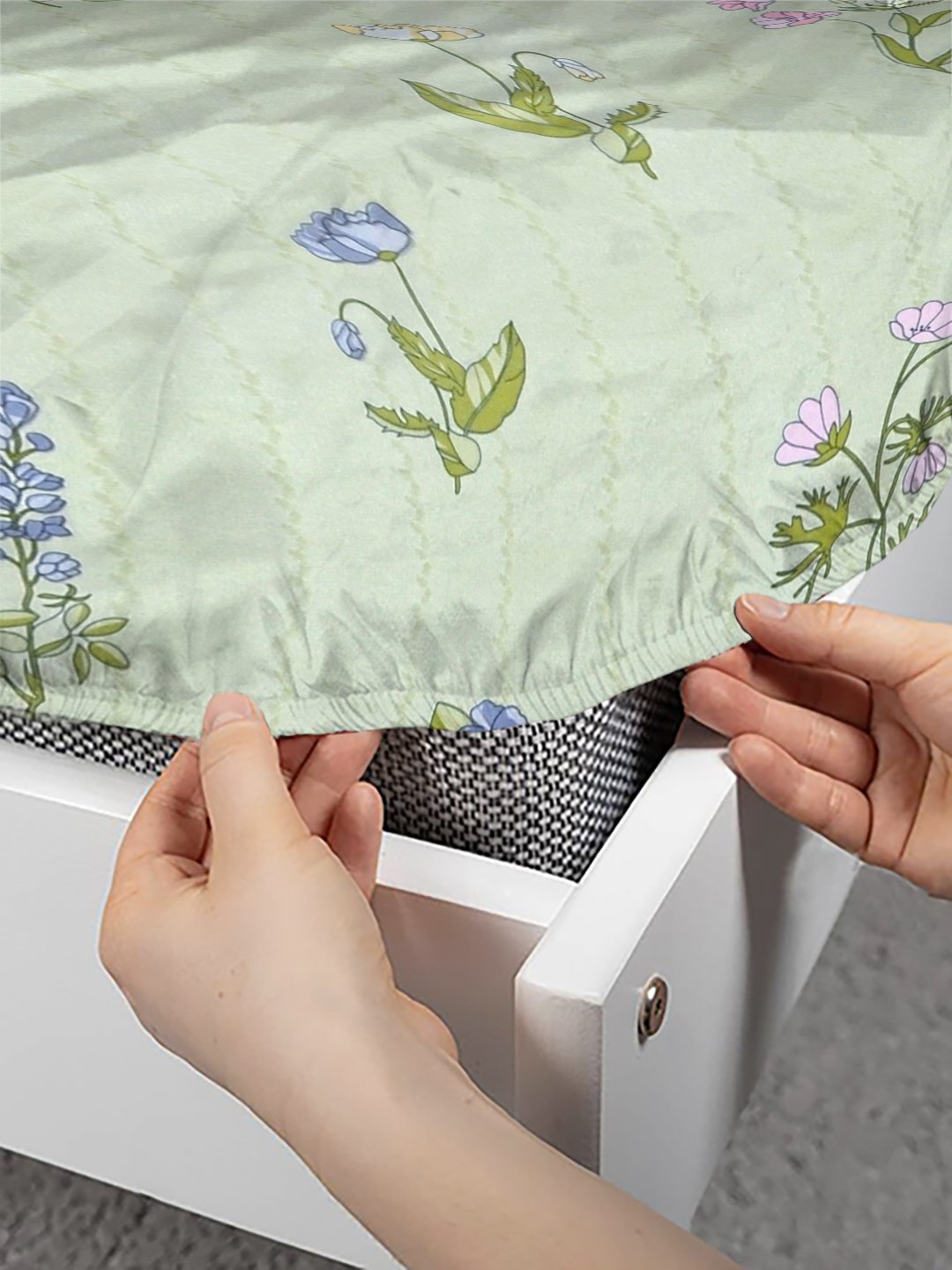 Green Floral 300 TC Cotton Blend Fitted Double Bedsheet with 2 Pillow Covers