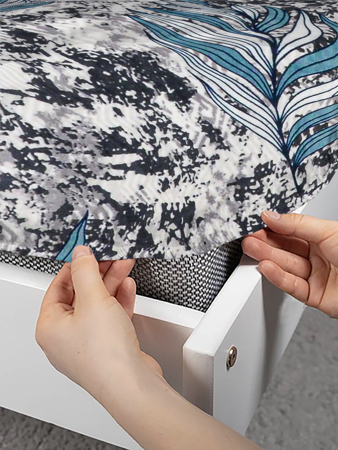 Multi Floral Fitted Woolen Fitted Double Bedsheet with 2 Pillow Covers