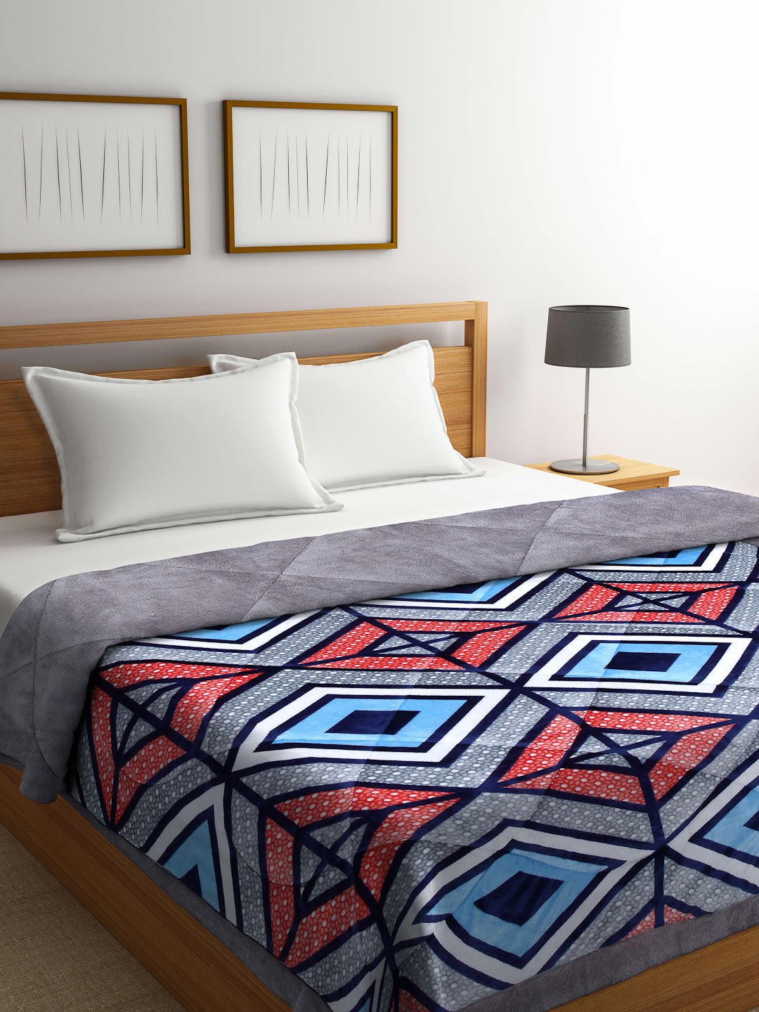 Klotthe Multi Geometric Printed 800 GSM Heavy Winter Double Bed Quilt