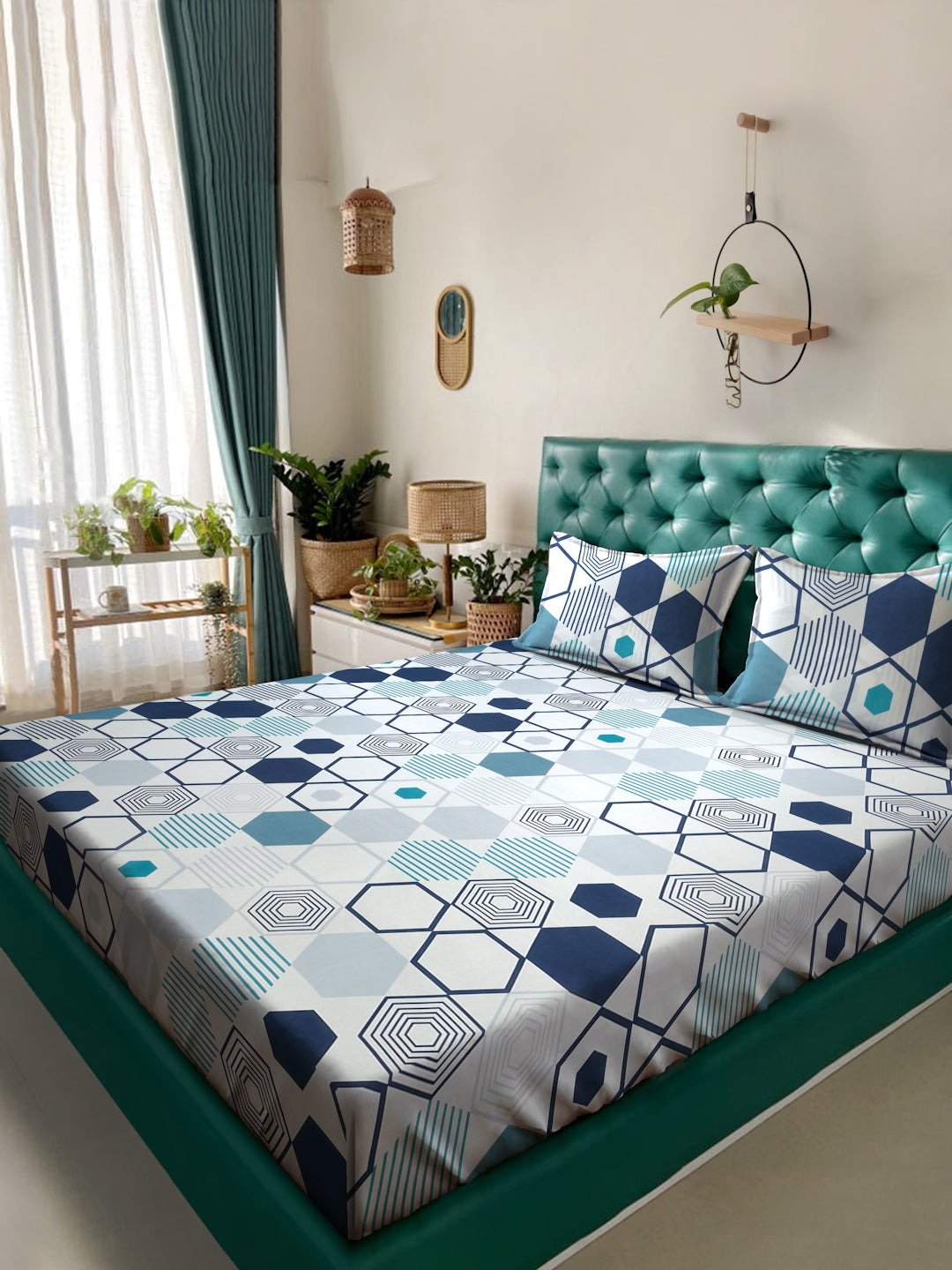 Klotthe Multicolor Geometric 300 TC Cotton Blend Fitted Double Bedsheet in Book Fold Packing