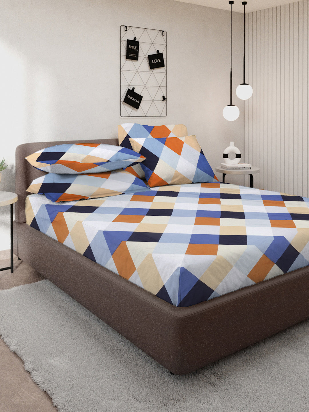 Klotthe Multicolor Geometric 300 TC Cotton Blend Double Bedsheet with 4 Pillow Covers