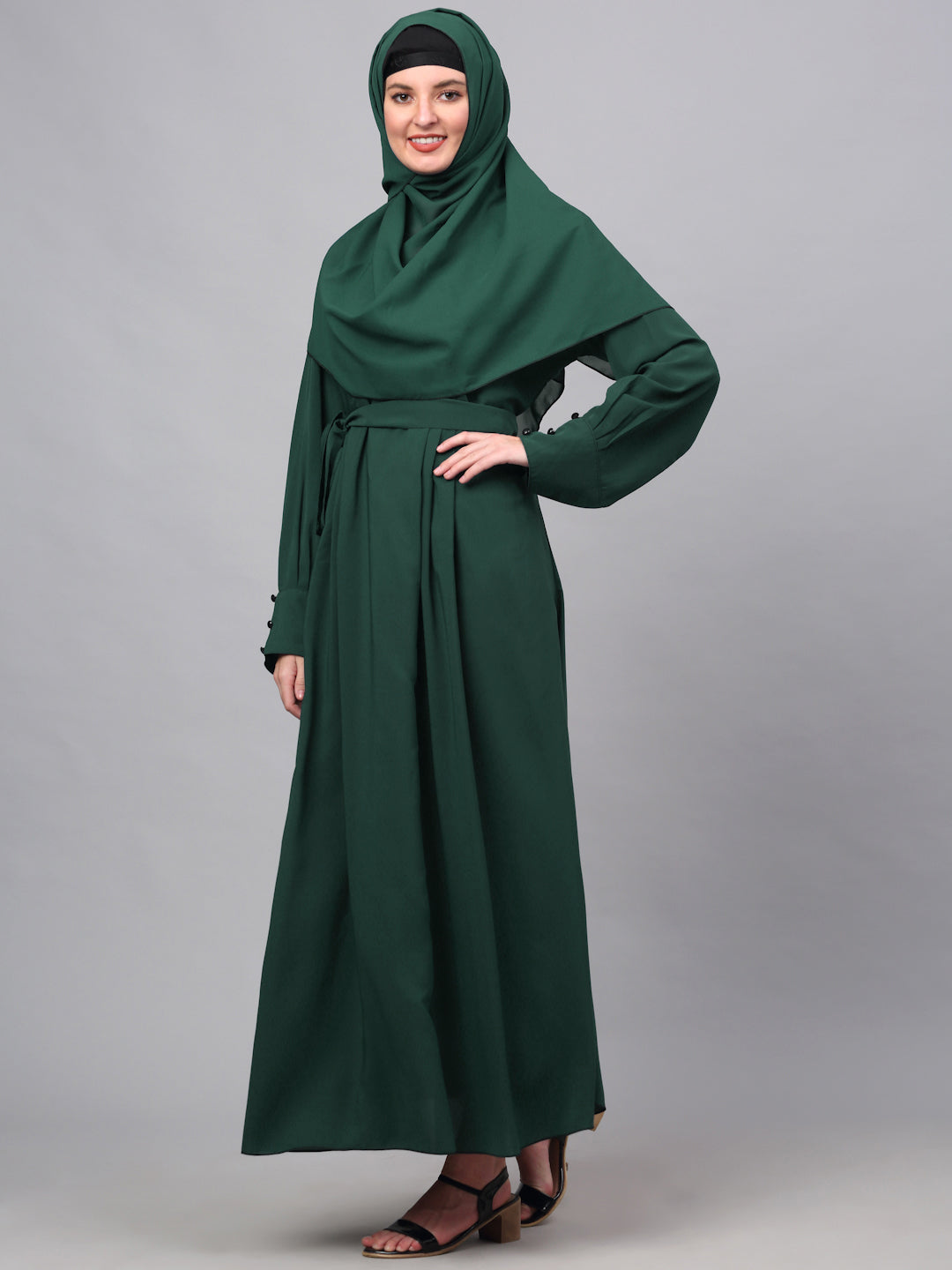 Klotthe Women Green Embellished Burqa With Scarves