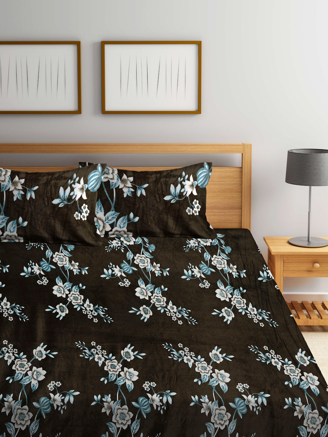 Klotthe Olive Printed Woolen Double Bed Sheet with 2 Pillow Covers