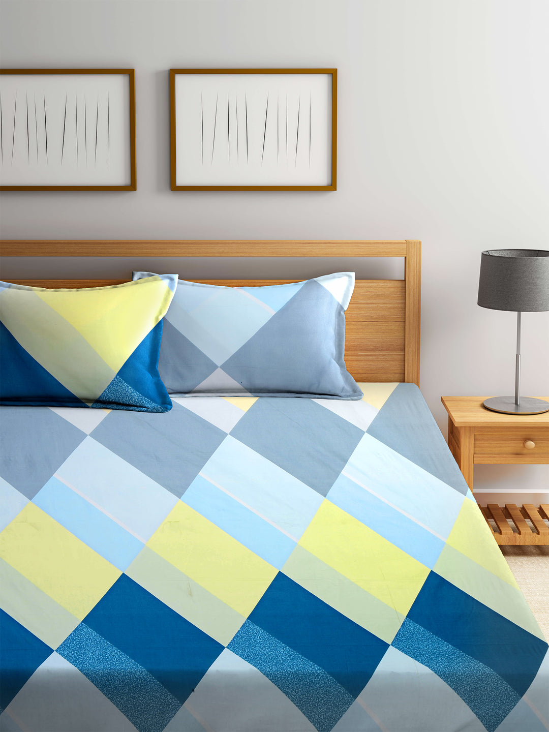 Klotthe Multi Geometric 210 TC Polycotton Bedsheet with 2 Pillow Covers