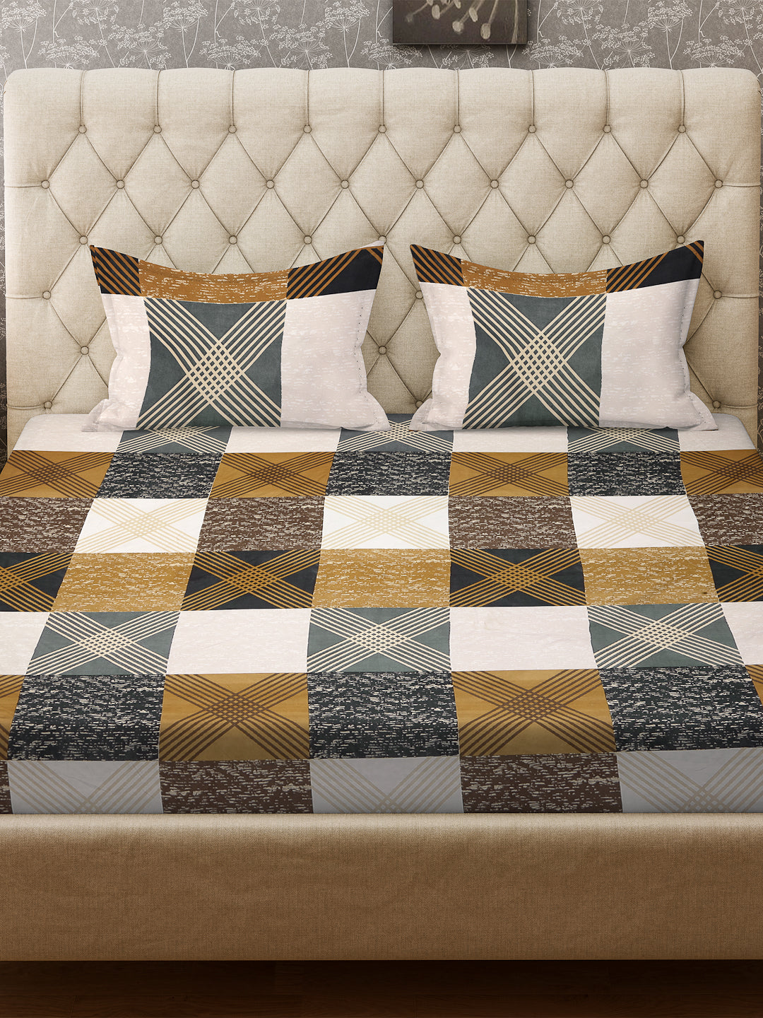 KLOTTHE Multicolor Geometric 210 TC Cotton Super King Double XL Bedsheet with 2 Pillow Covers (274X274)