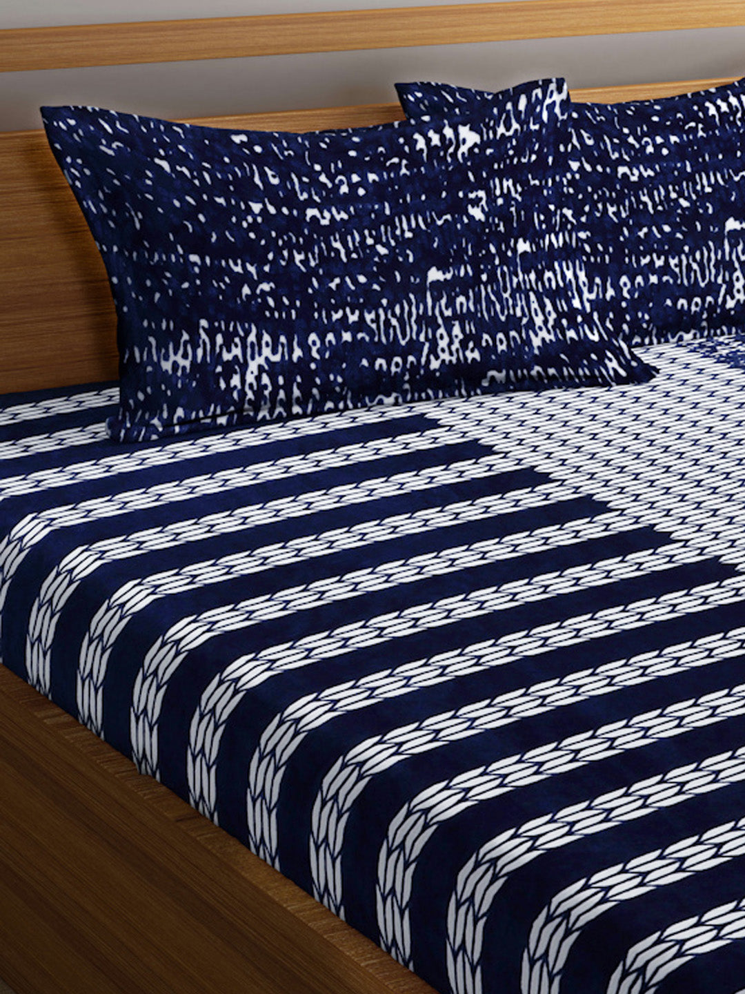 Klotthe Blue Abstract Woolen Fitted Double Bed Sheet with 2 Pillow Cov