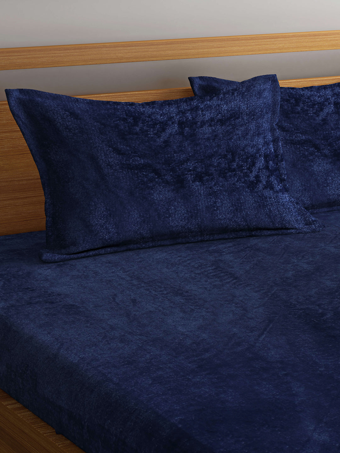 Klotthe Blue Solid Woolen Fitted Double Bed Sheet with 2 Pillow Covers
