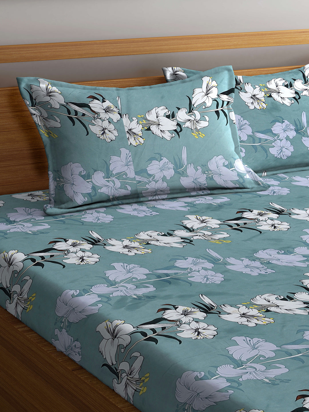 Klotthe Multi Floral 300 TC Cotton Blend Super King Double Bedsheet Set in Book Fold Packing