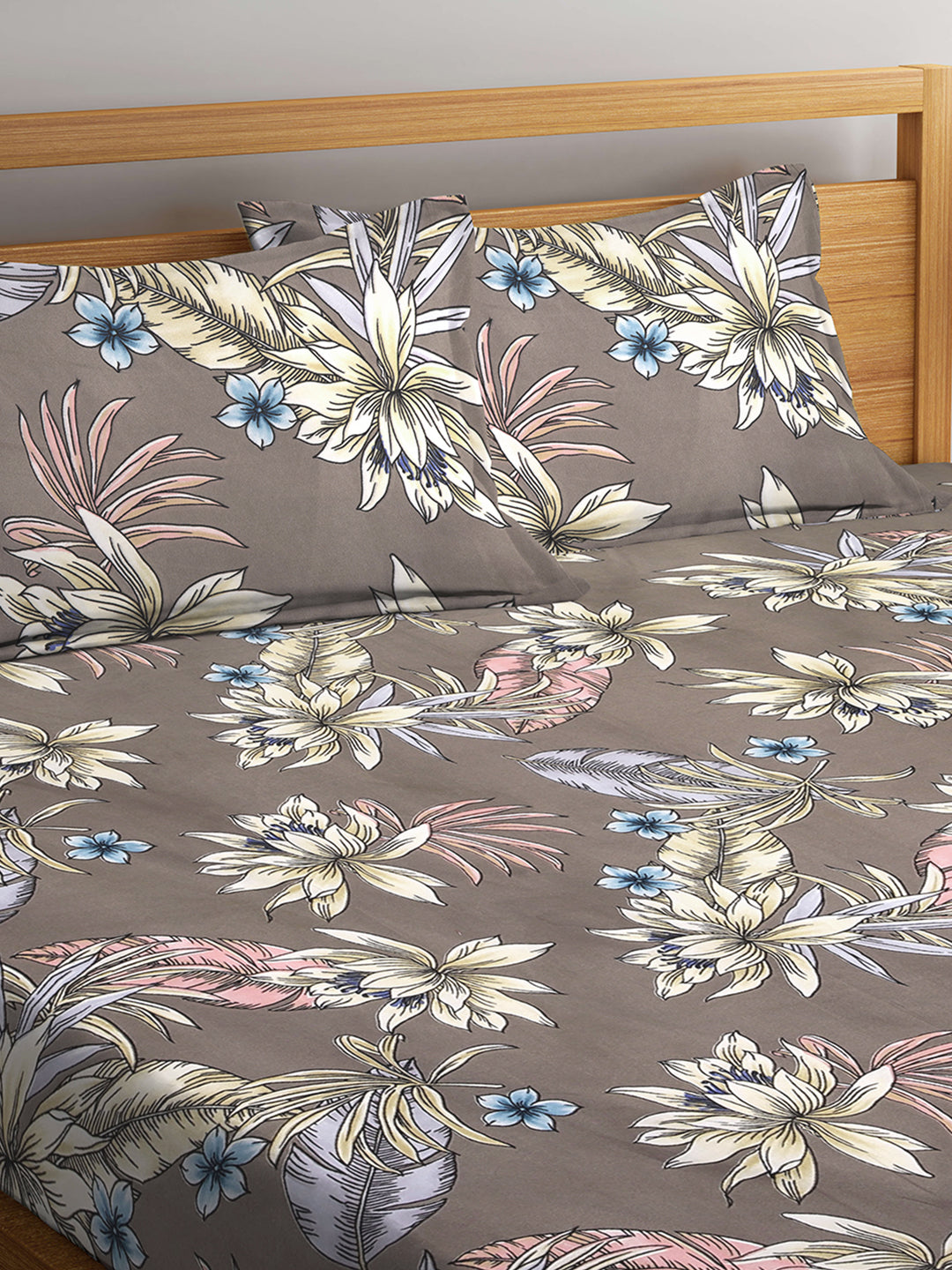 KLOTTHE Brown PolyCotton Floral 210 Thread Count Double King Bedsheet With 2 Pillow Covers (250X215 cm)