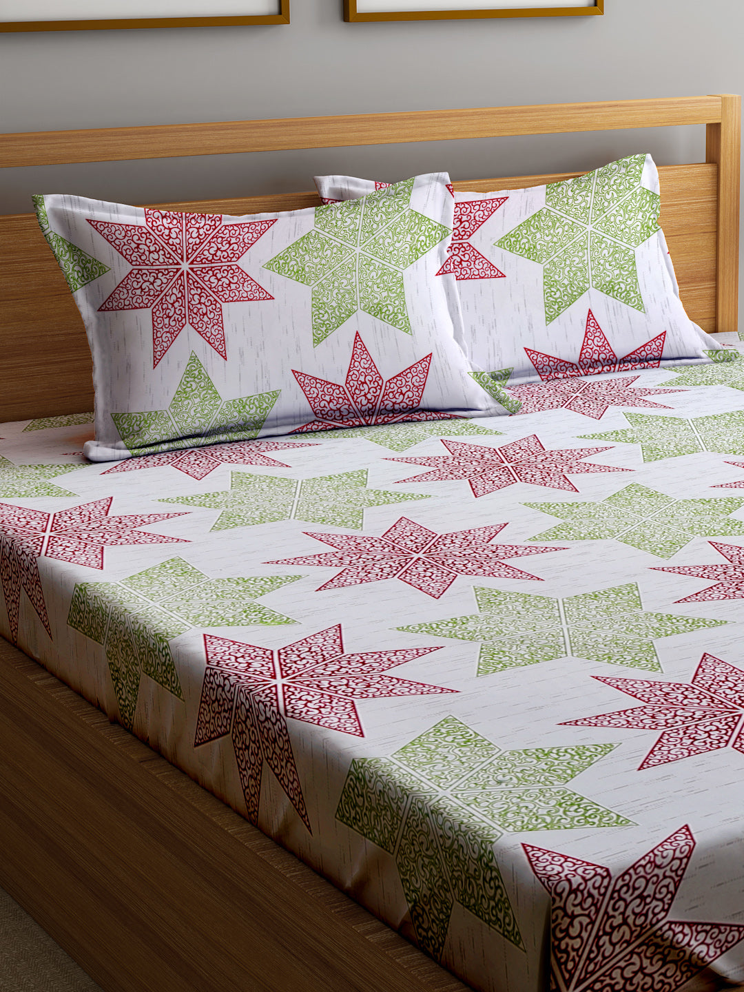 Klotthe Multicolor Geometric 300 TC Cotton Blend Fitted Double Bedsheet with 2 Pillow Covers