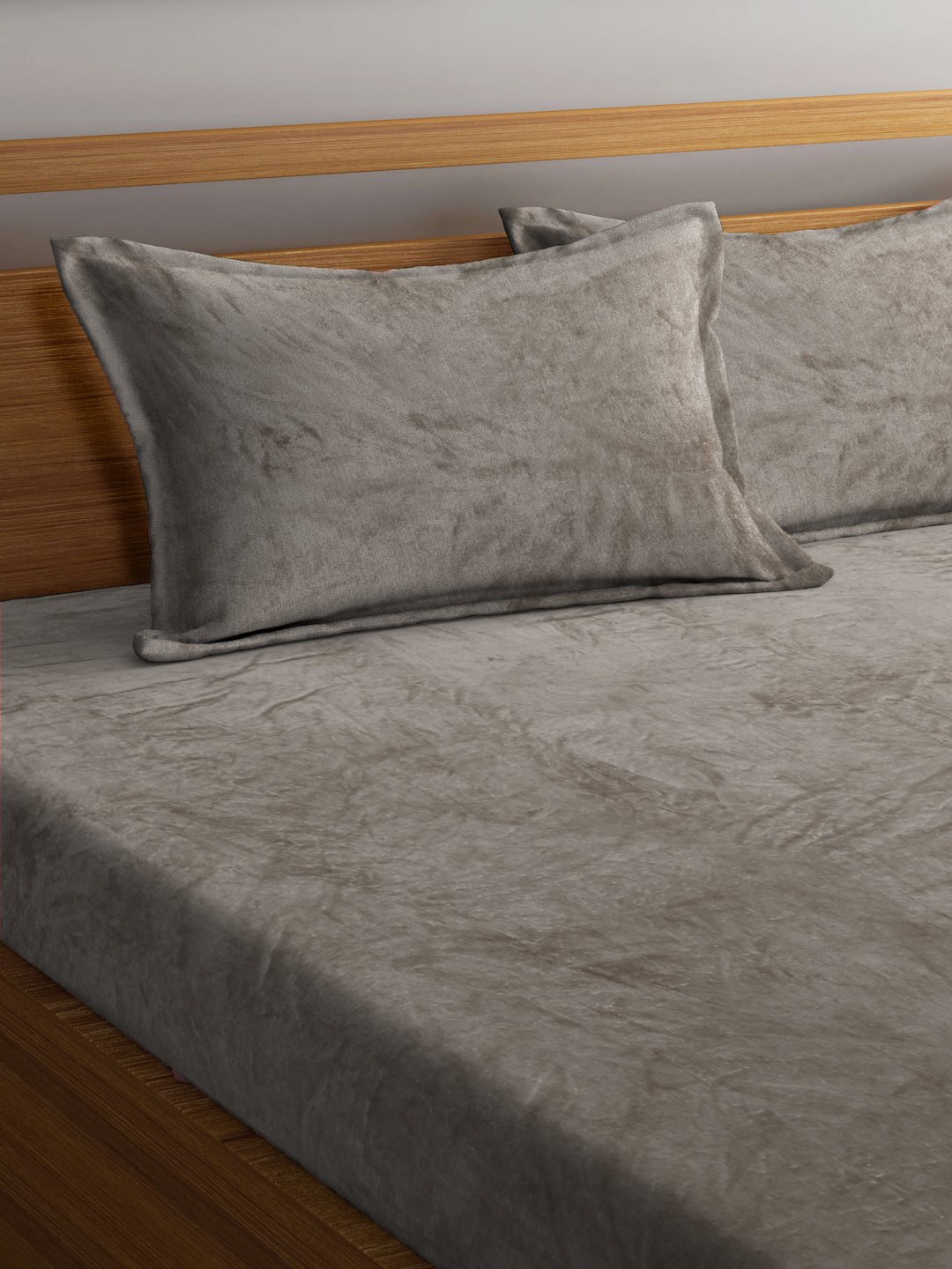 Klotthe Brown Solid Woolen Fitted Double Bed Sheet with 2 Pillow Cover