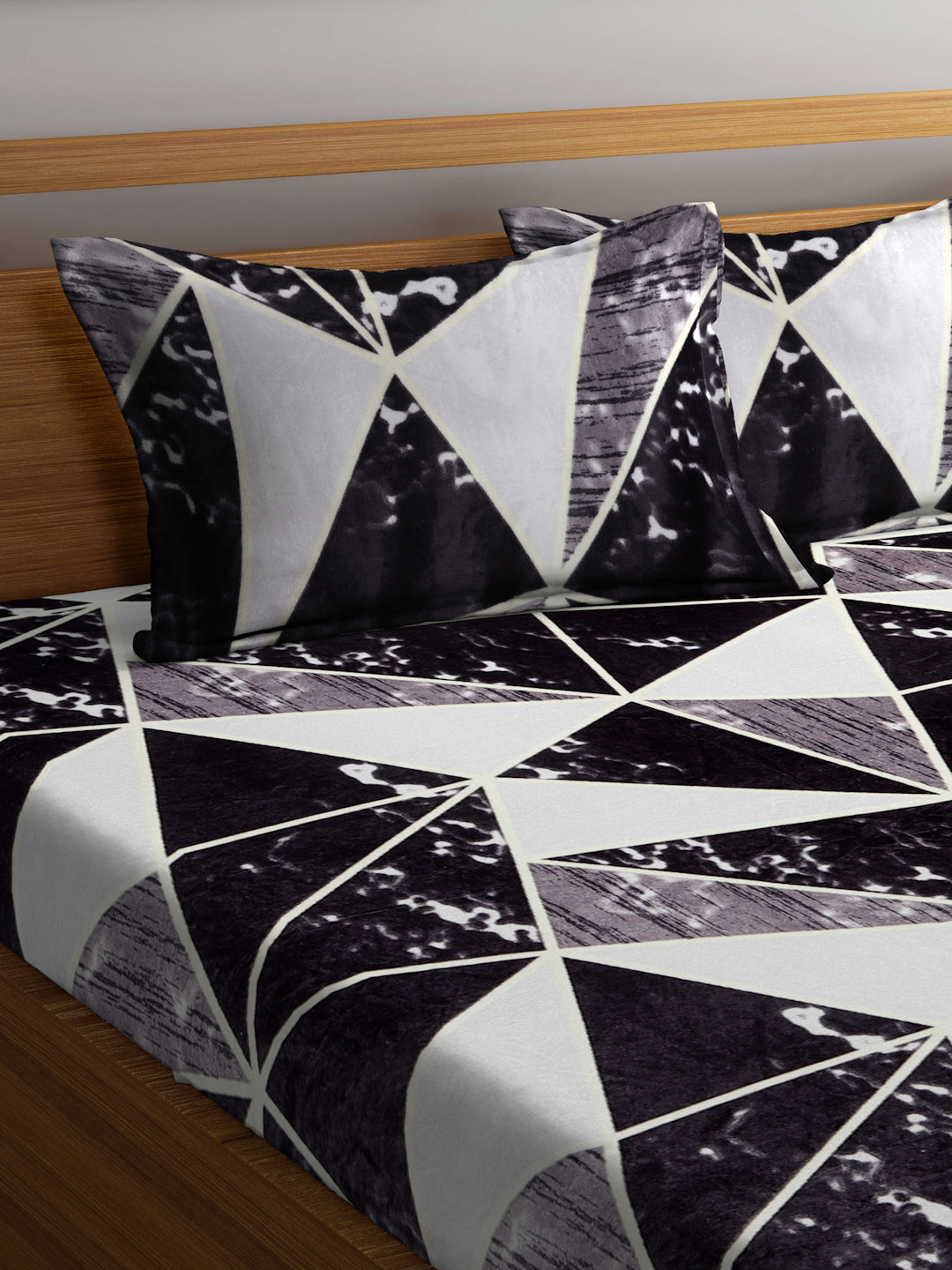 Klotthe Black Printed Woolen Double Bed Sheet with 2 Pillow Covers