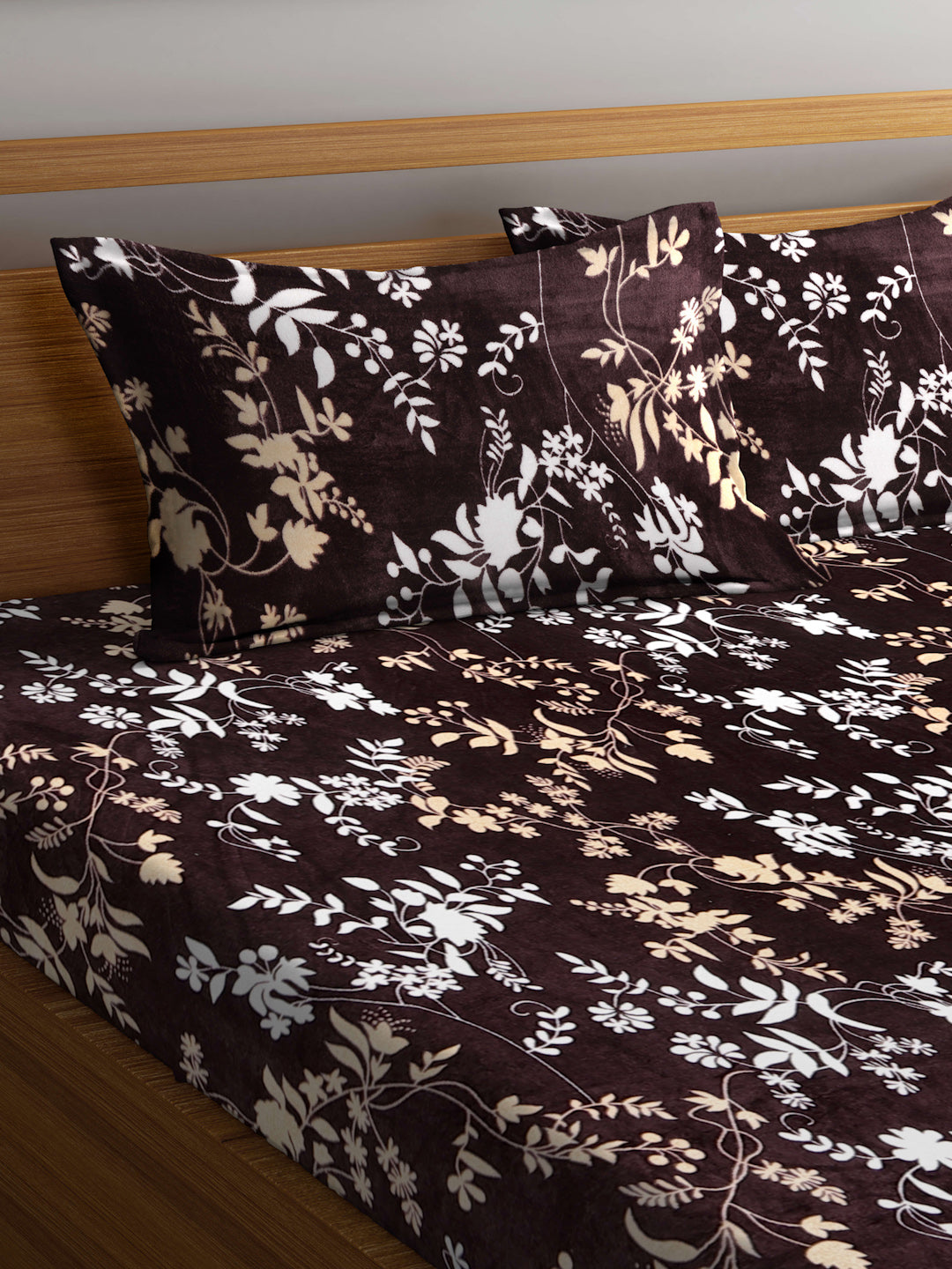 Klotthe Brown Floral Woolen Fitted Double Bed Sheet with 2 Pillow Cove