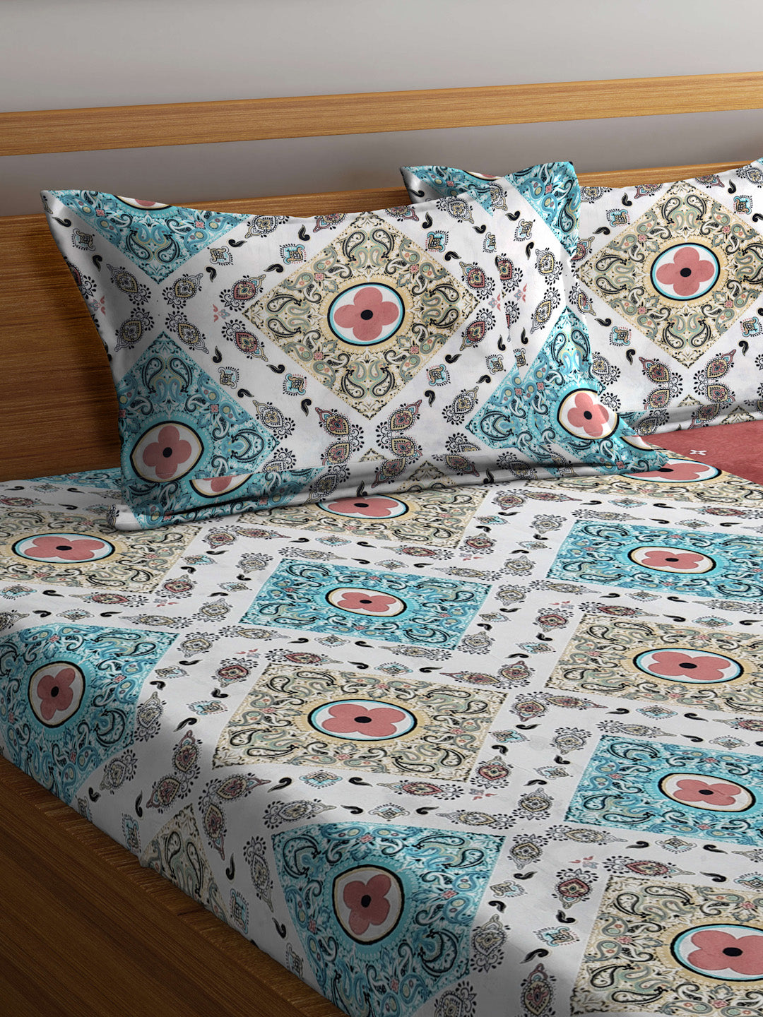Klotthe Multi Floral 300 TC Cotton Blend Fitted Super King Double Bedsheet Set in Book Fold Packing (270X270 cm)