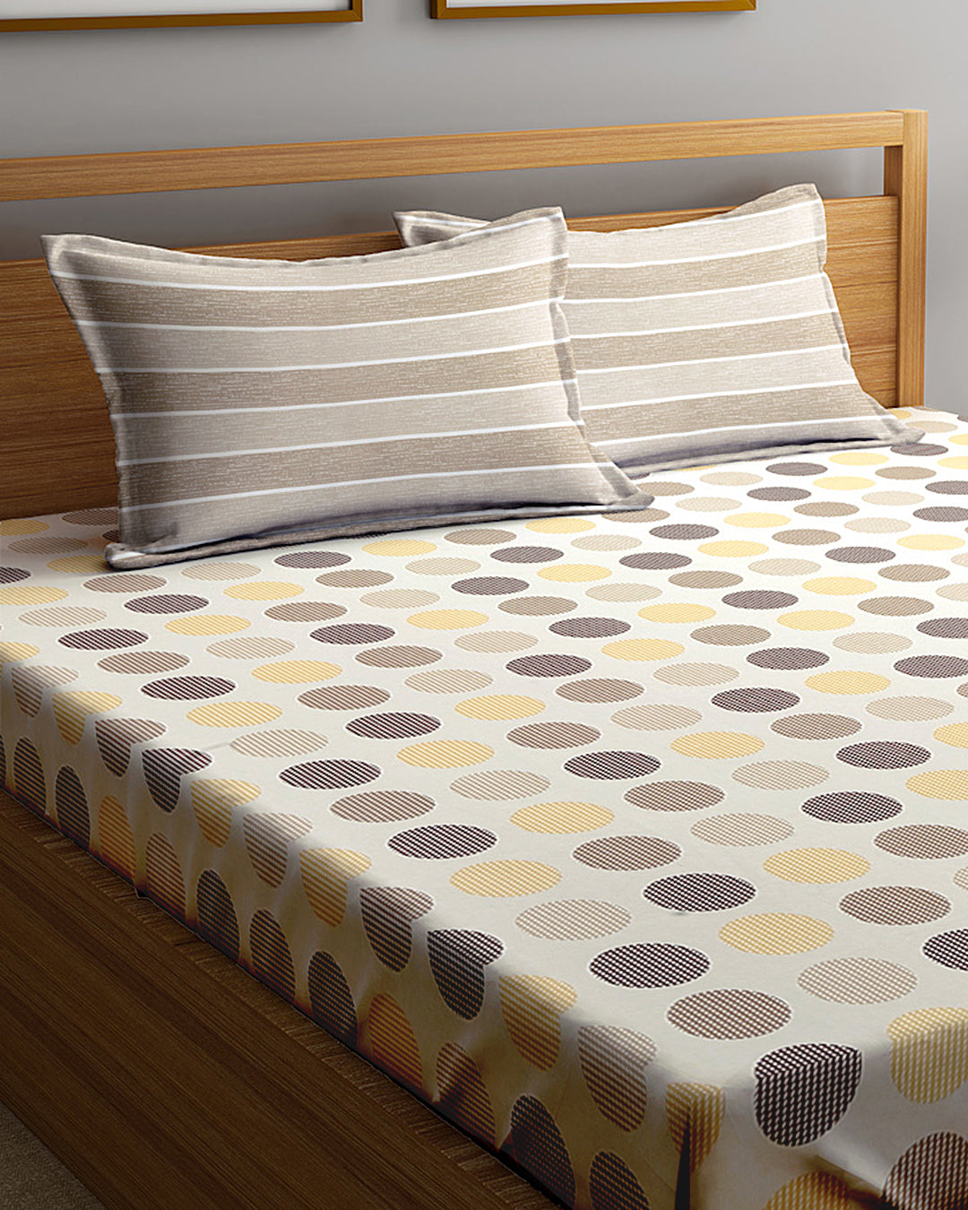 Klotthe Multicolor Geometric 300 TC Cotton Blend Super King Double Bedsheet with 2 Pillow covers (270X270 cm)