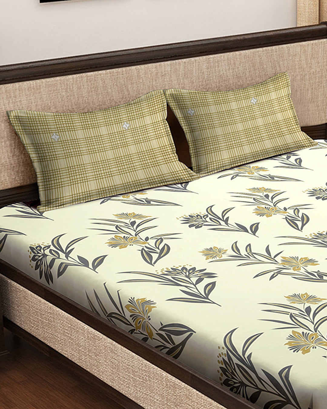 Klotthe Multicolor Floral 300 TC Cotton Blend Fitted Super King Double Bedsheet Set in Book Fold Packing (270X270 cm)
