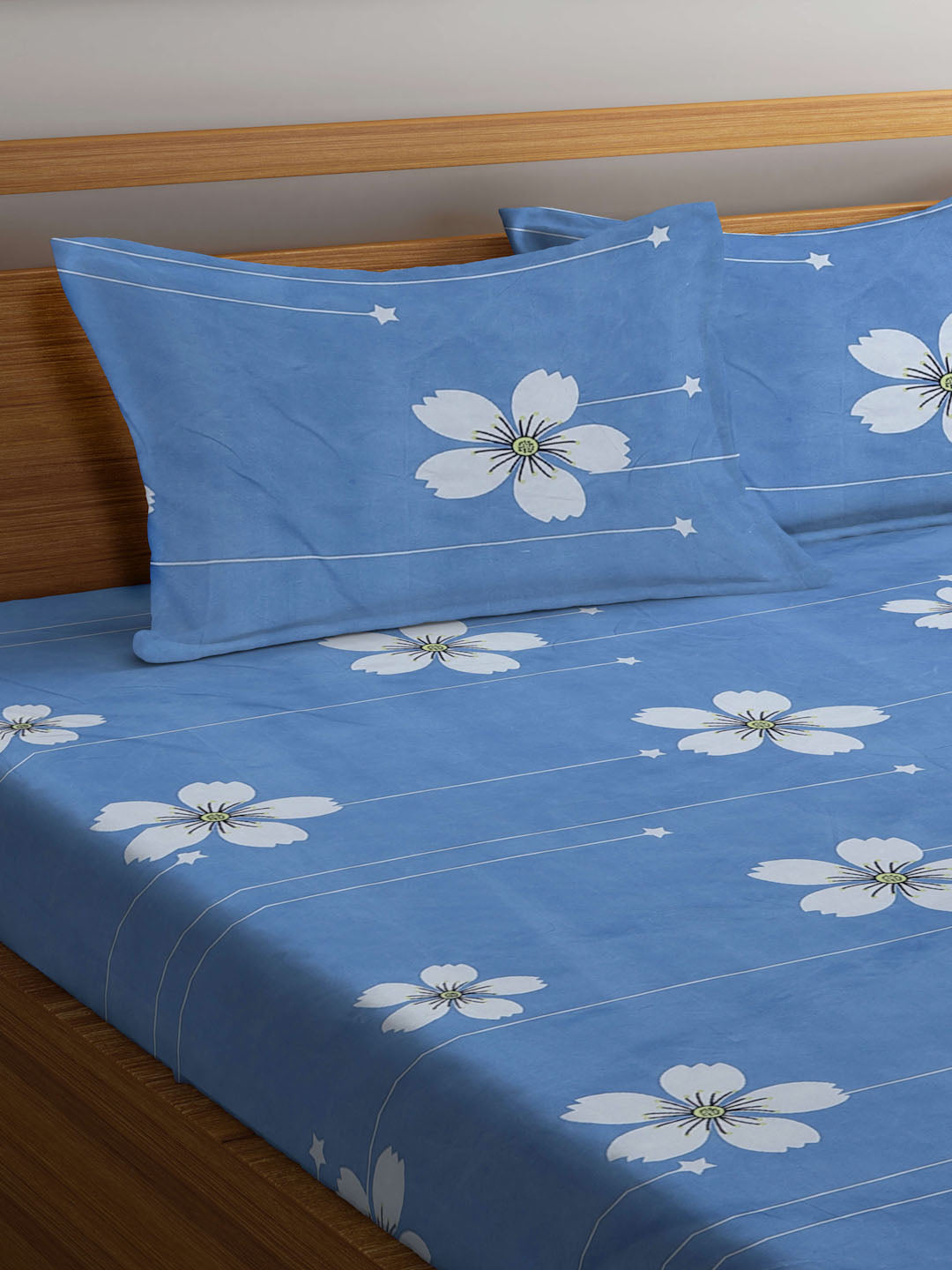 Klotthe Blue Floral 300 TC Cotton Blend Double Bedsheet with 2 Pillow Covers