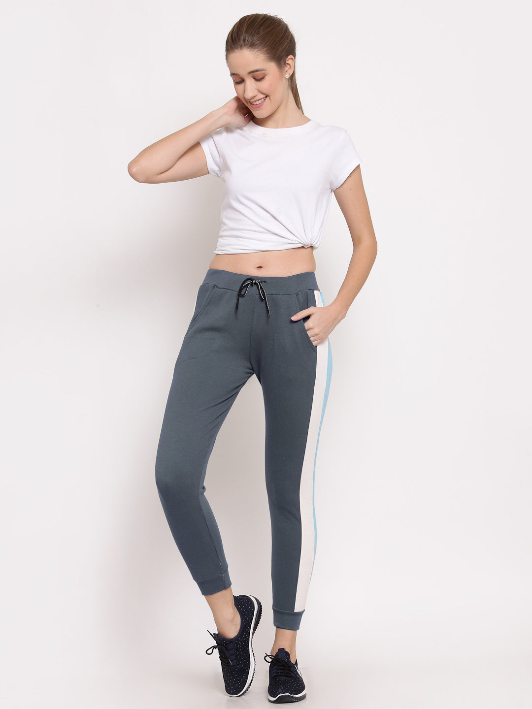 Klotthe Women Grey Solid Slim Fit Track Pants
