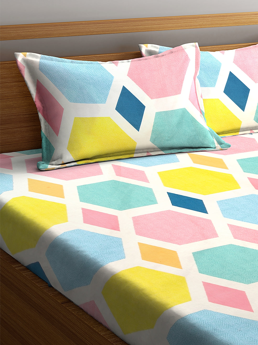 Klotthe Multicolor Geometric Cotton Blend Double Bed Sheet, 2 Pillow Covers & 2 Cushion Covers